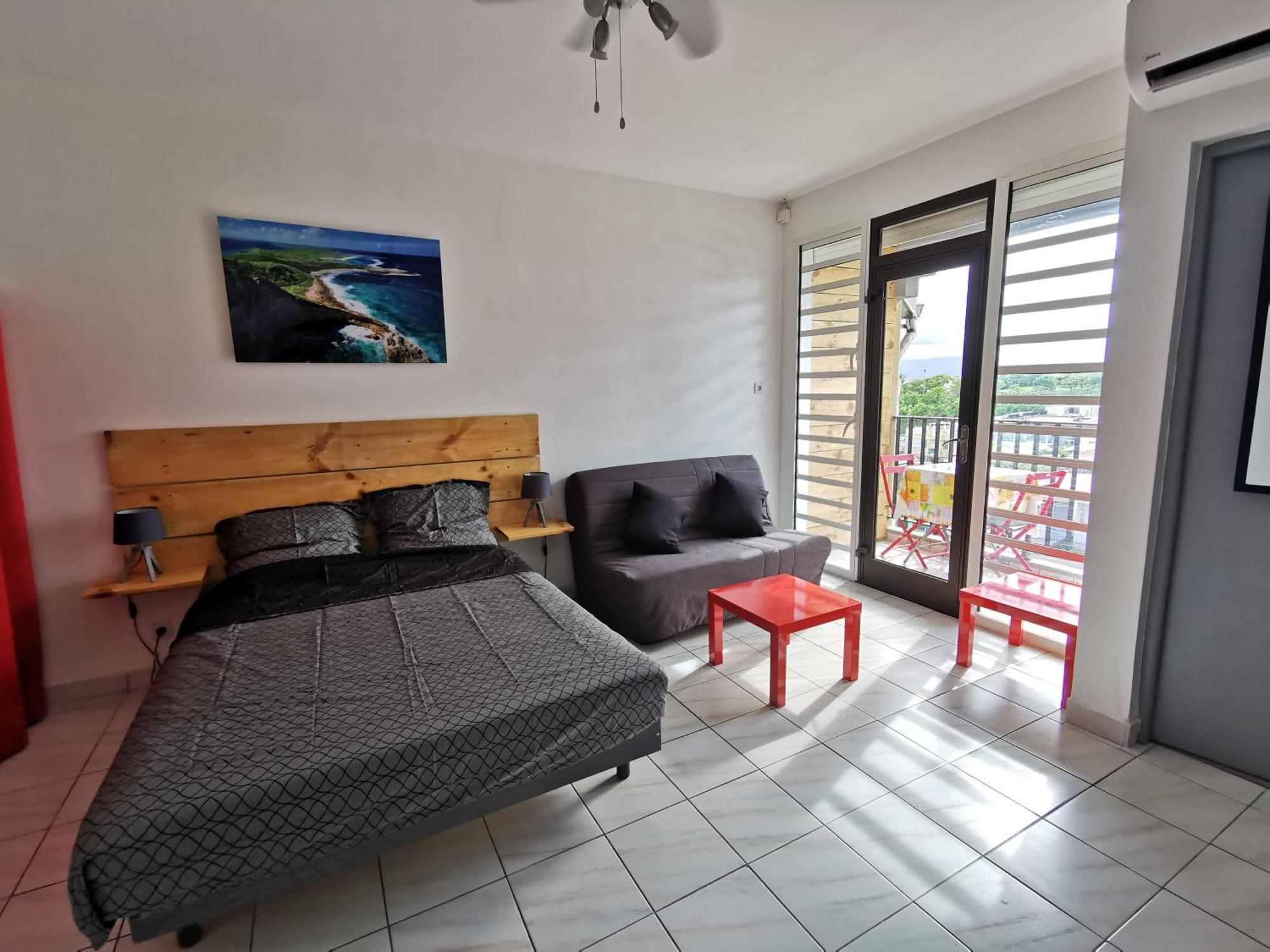 Appartement Vue Mer Et Montagne A 100M De La Plage Le Gosier  Exteriér fotografie